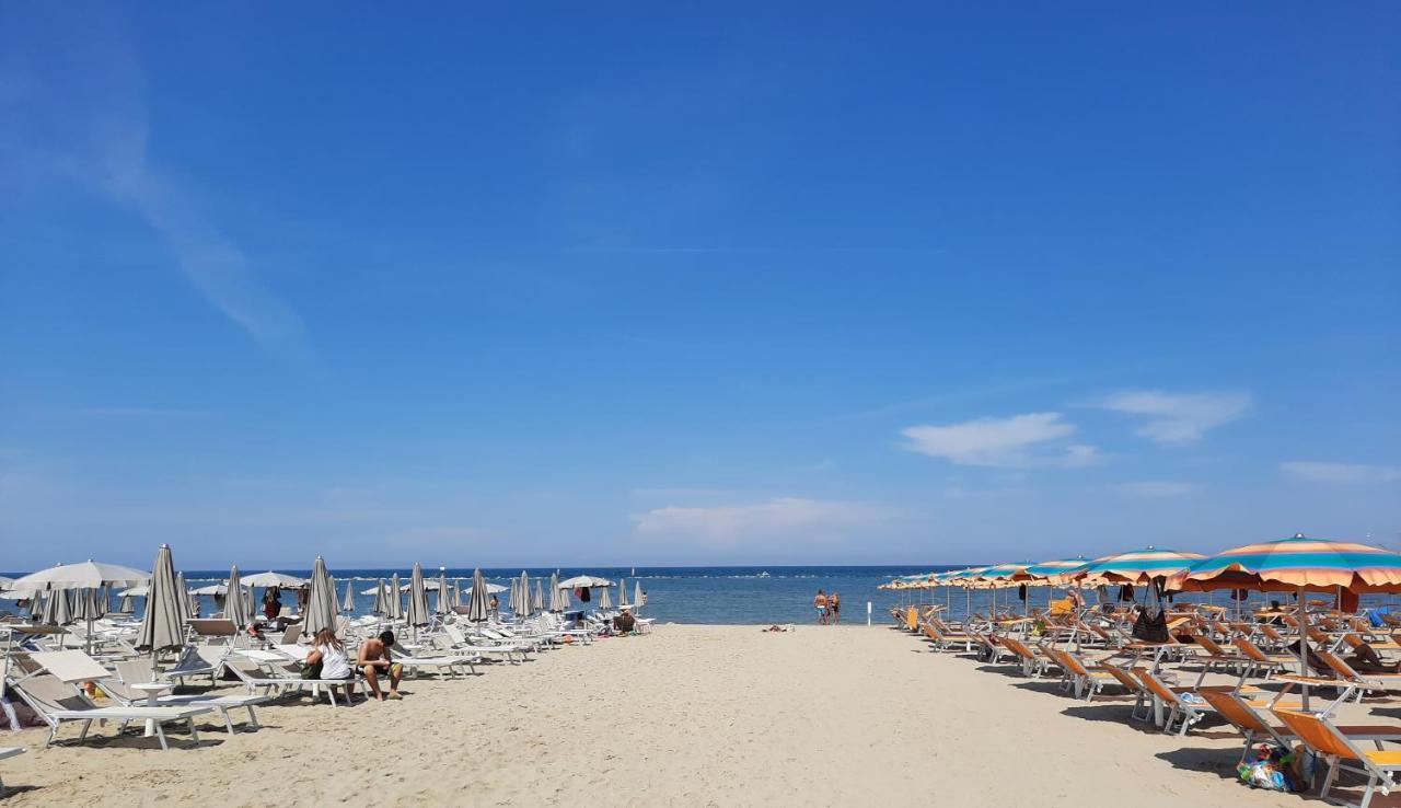Hotel Lalla Beauty & Relax Cesenatico Ngoại thất bức ảnh